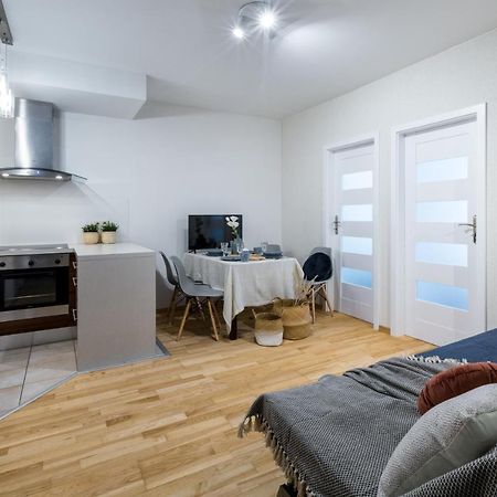 Friendhouse Apartments Angel City Краків Екстер'єр фото