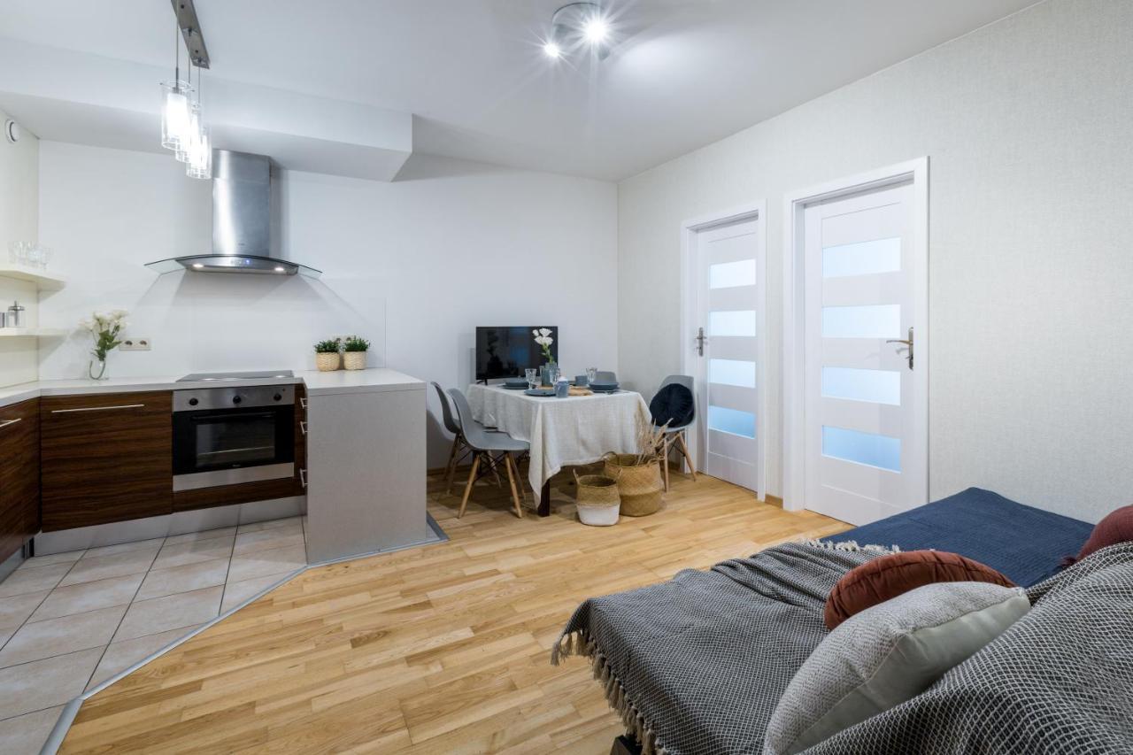 Friendhouse Apartments Angel City Краків Екстер'єр фото